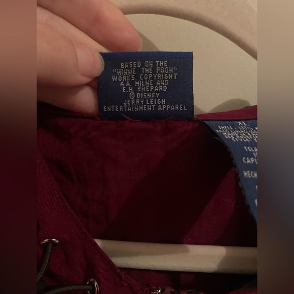 Vintage Winnie The Pooh Windbreaker Pullover 1/2 zip Burgundy EUC - Picture 5 of 8